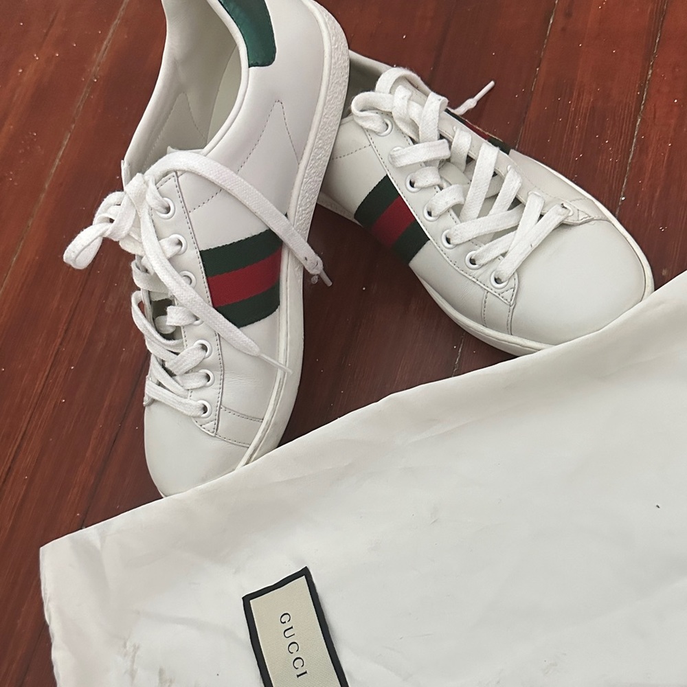 Gucci White Leather Sneakers with Green and Red Accents